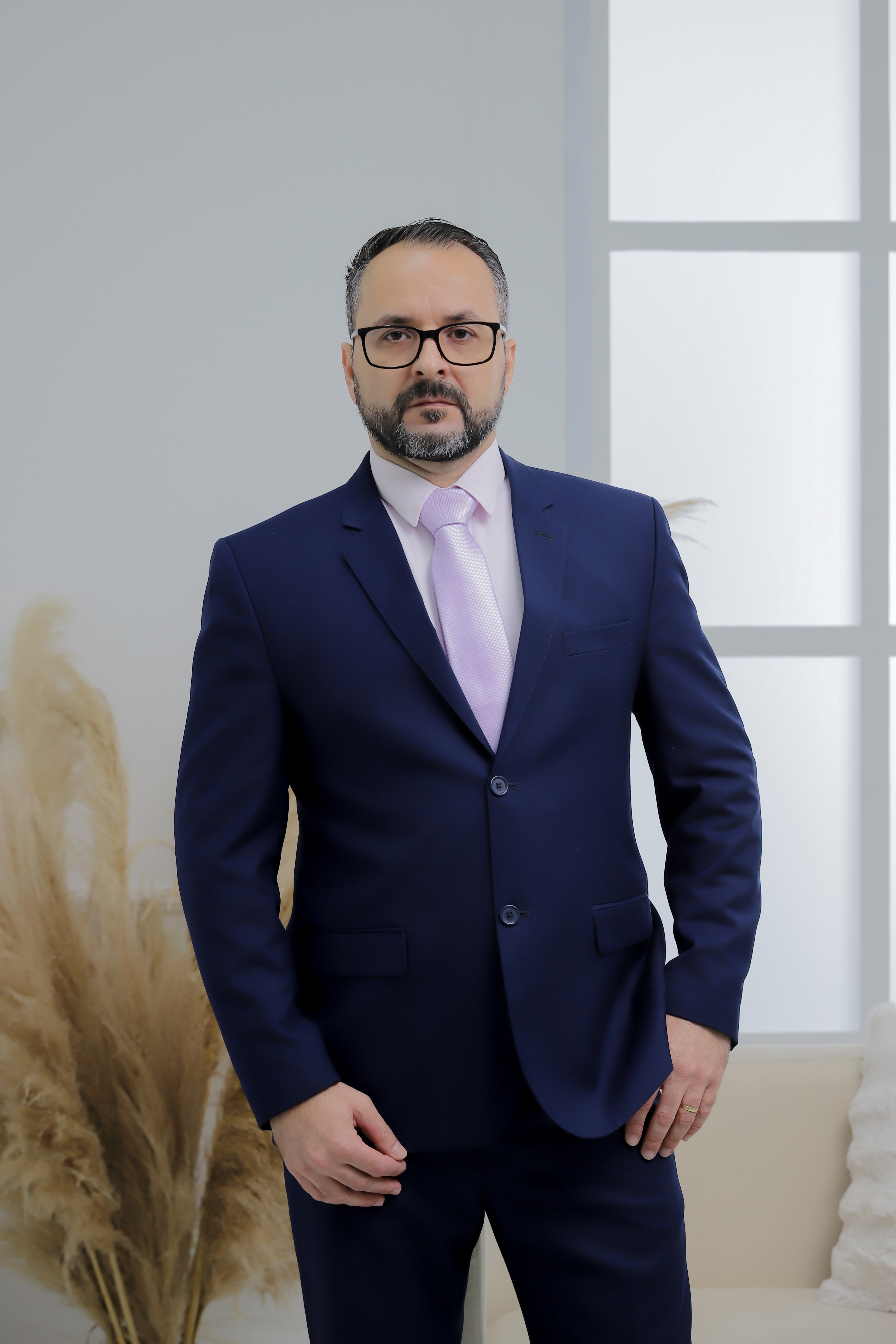 Dr. Everton Neves